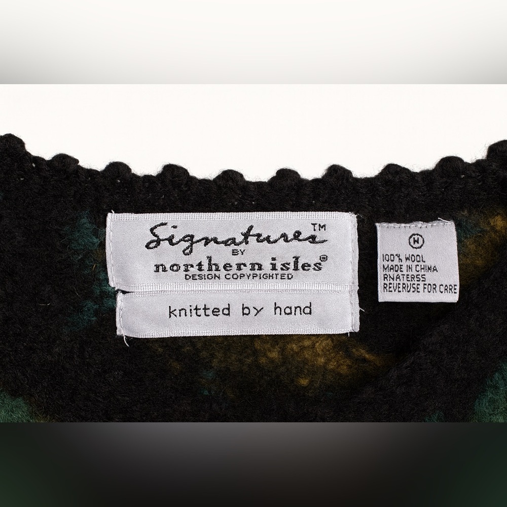 VINTAGE Signatures by Northern Isles womens vintage wool sweater size M - Picture 10 of 11